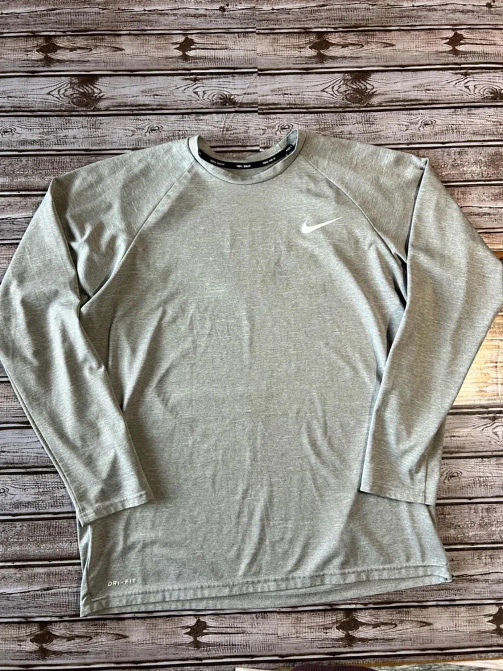 Nike Men’s Long-Sleeve Dri-FIT Swim shirt