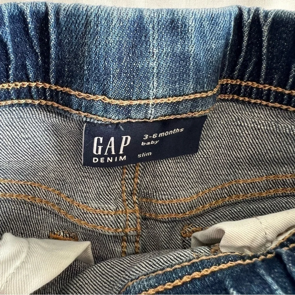 Baby Gap Distressed Denim Slim Fit Elastic Waist Jeans in Size 3-6 Months