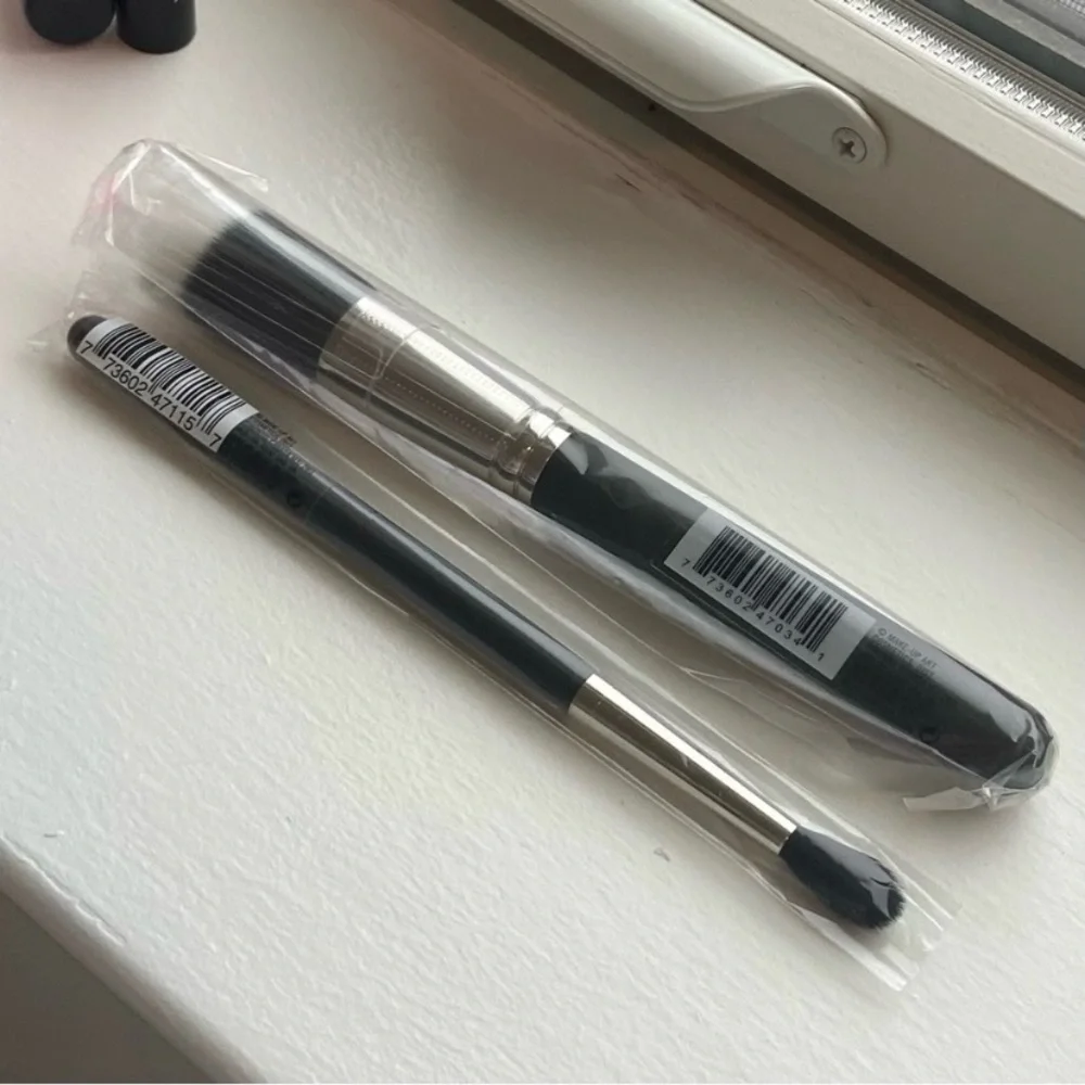 MAC Brush 224S Tapered Blending Brush - NWT
