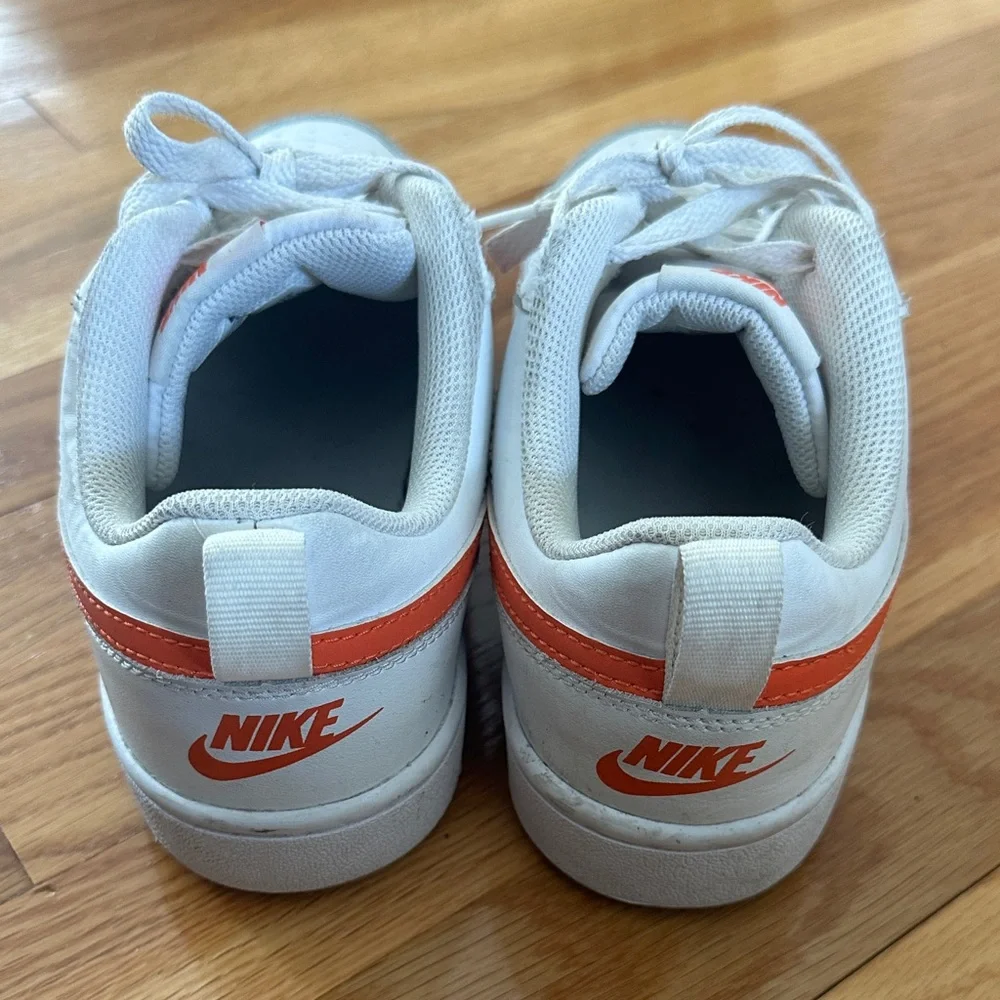 Nike worn handful