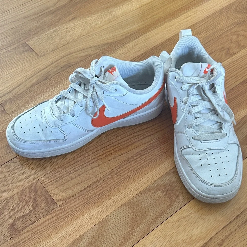 Nike worn handful
