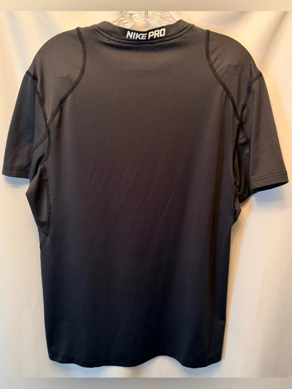 Nike Pro Men’s Large Dri-Fit Athletic T-Shirt Black Short Sleeve Mini Stripe