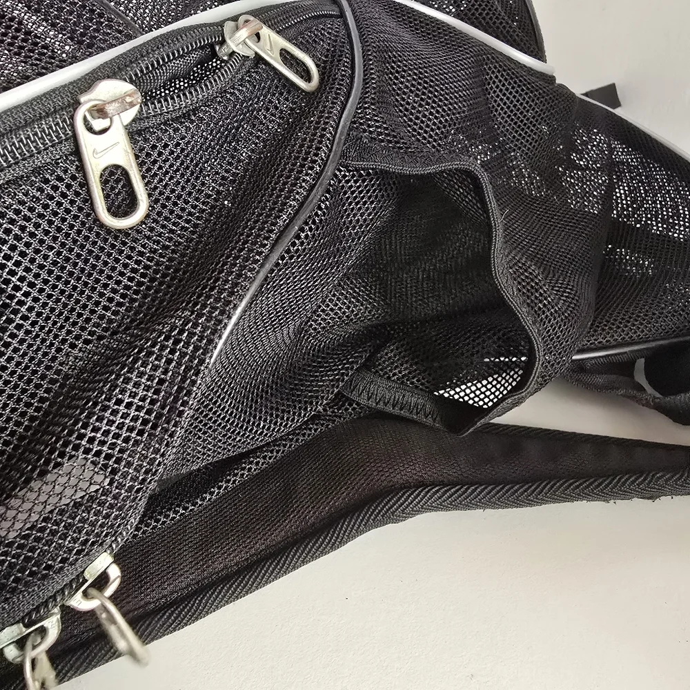 Nike bottom padded shoulder