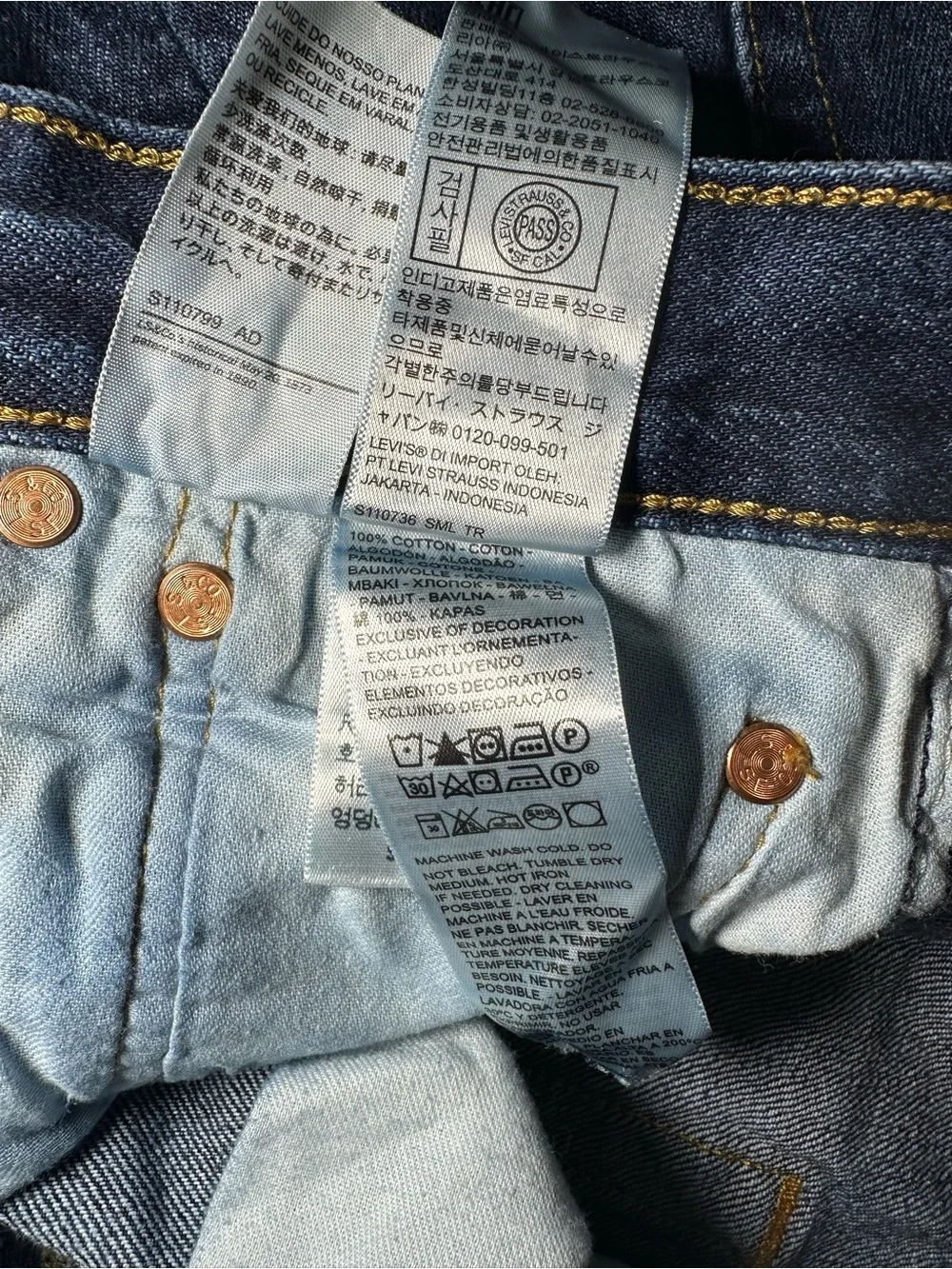 Levis color may