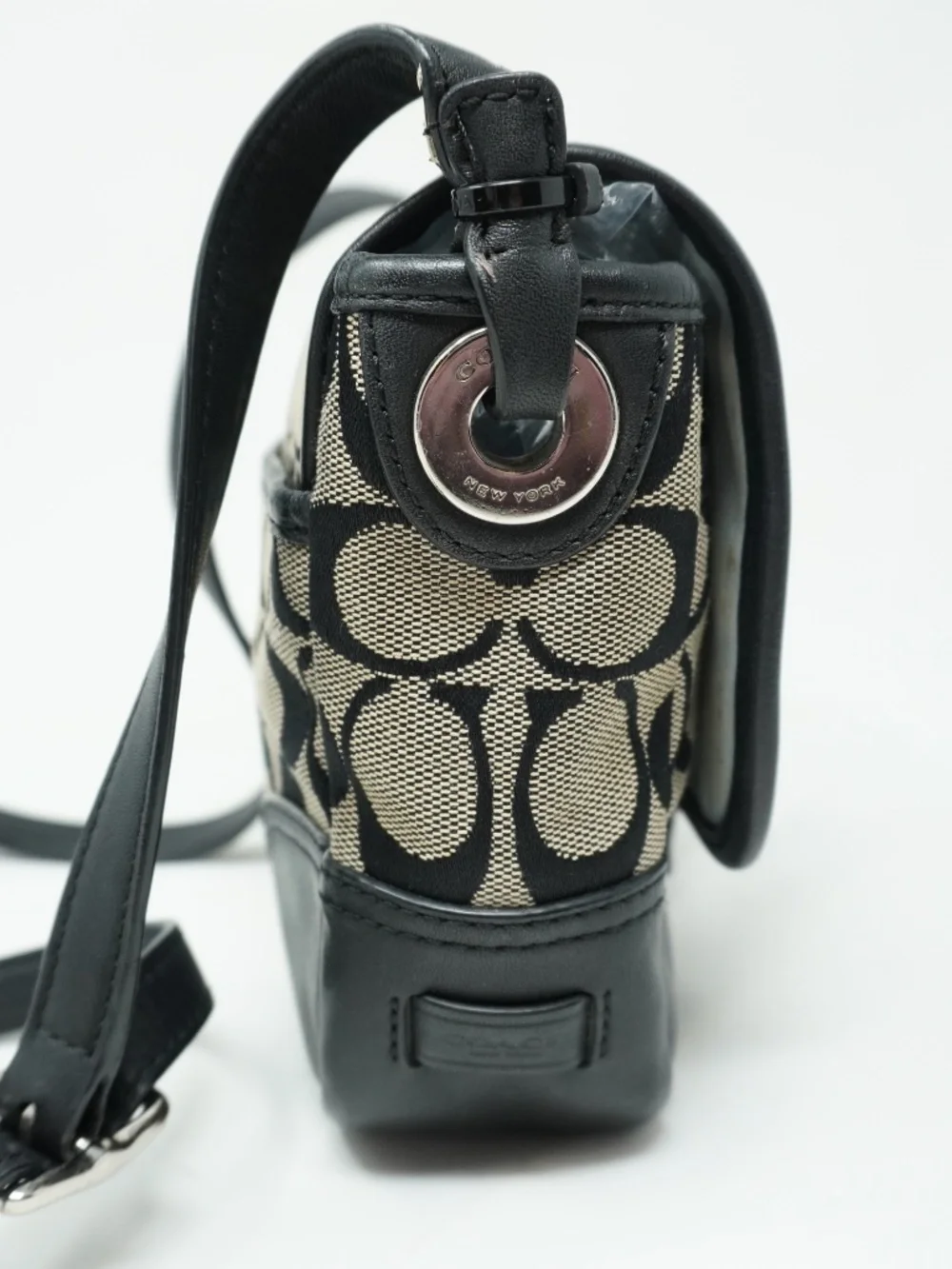 Coach Hadley Signature Field Bag Style F30601