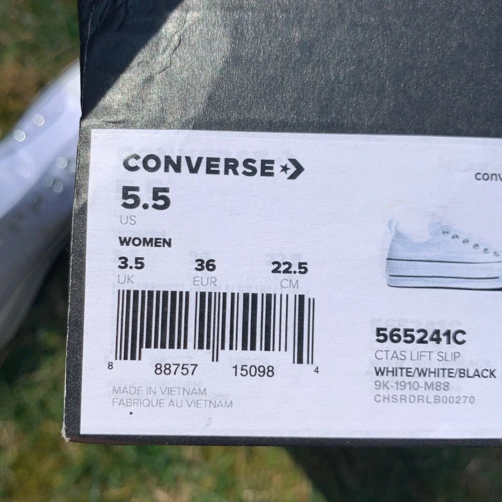 Converse all up