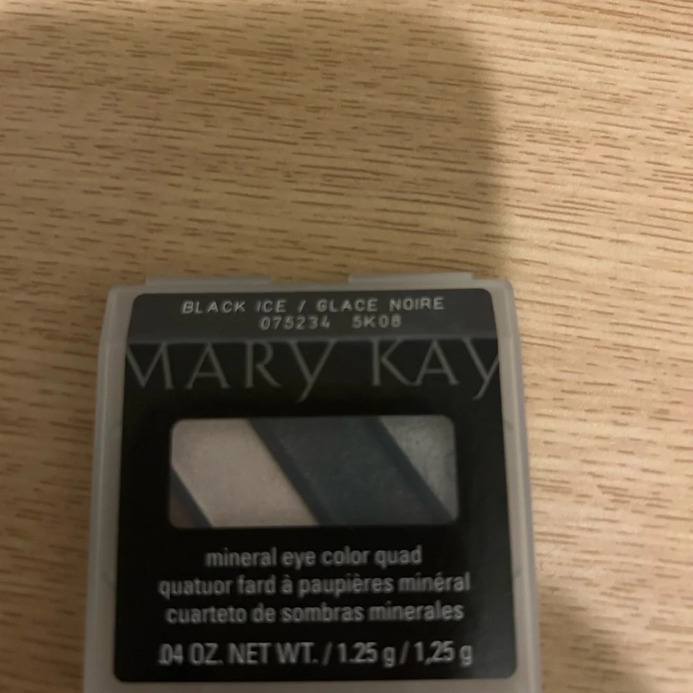 Mary Kay discover elegance