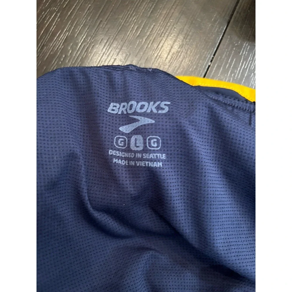 Brooks if large
