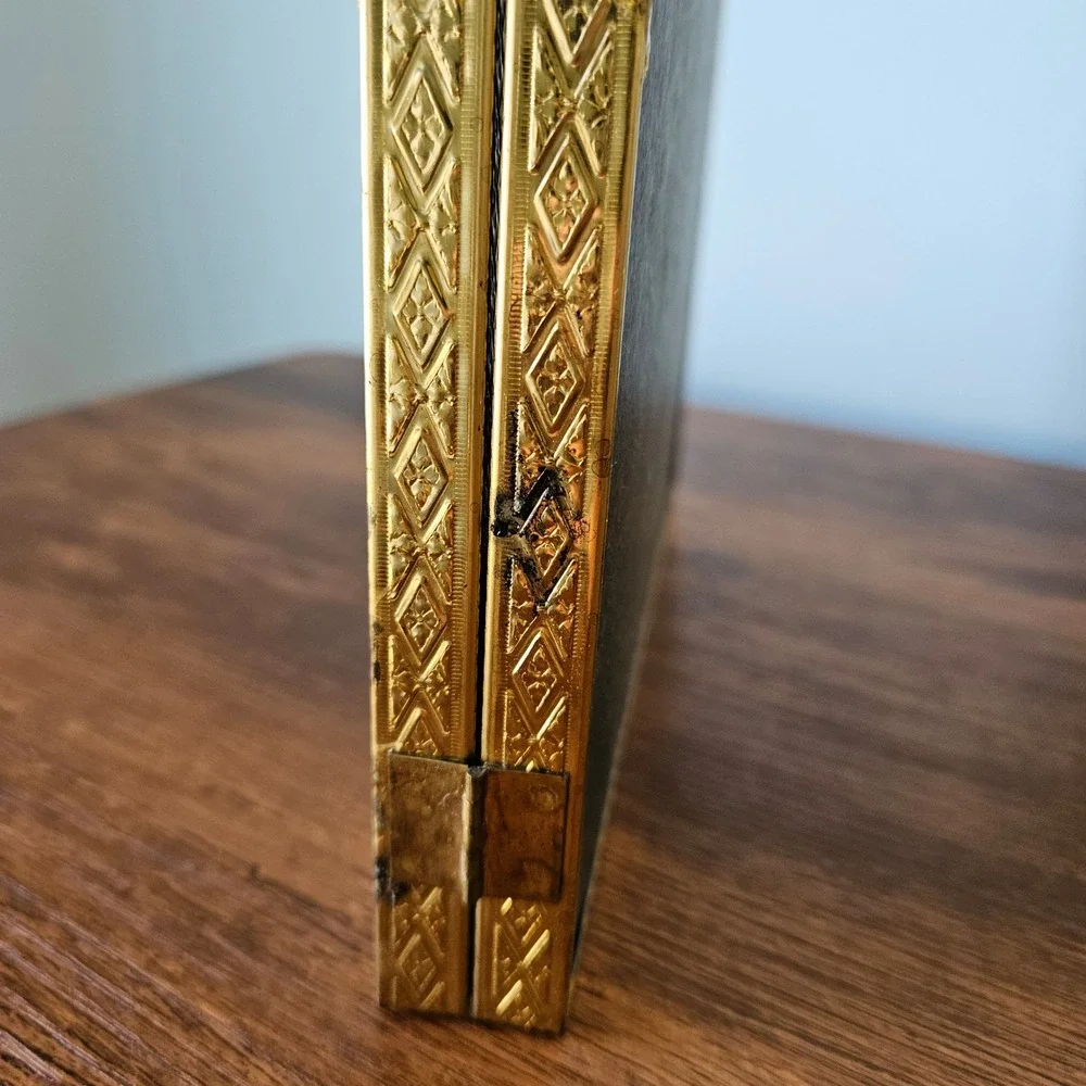 N/A decor hinged gold