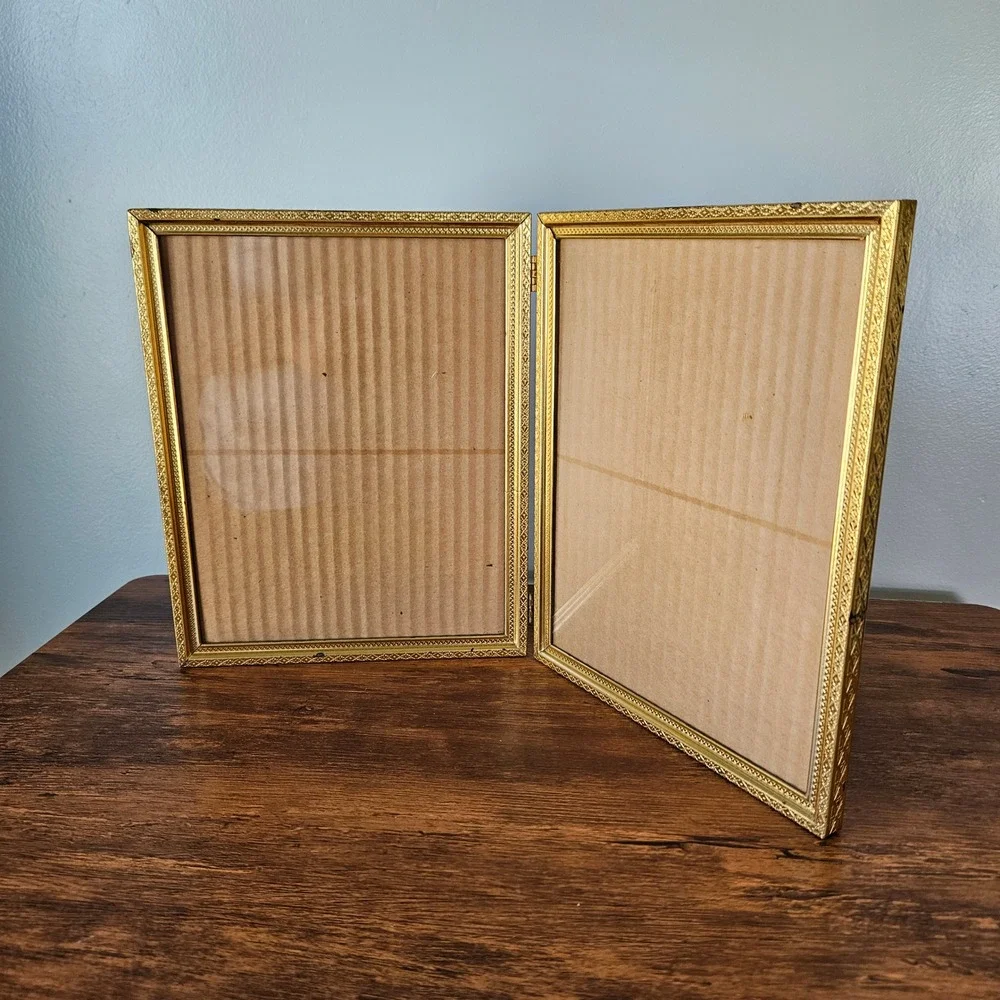 Vintage Gold Tone Ornate Embossed Double Folding Hinged Picture Frame Stand 7x5