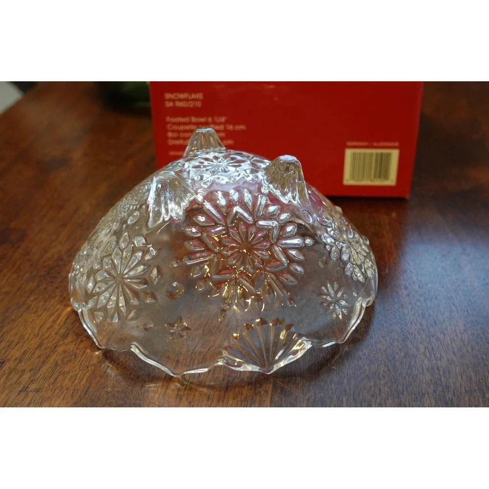 Vintage Mikasa clear‎ glass snowflake footed bowl 6 1/4 inches