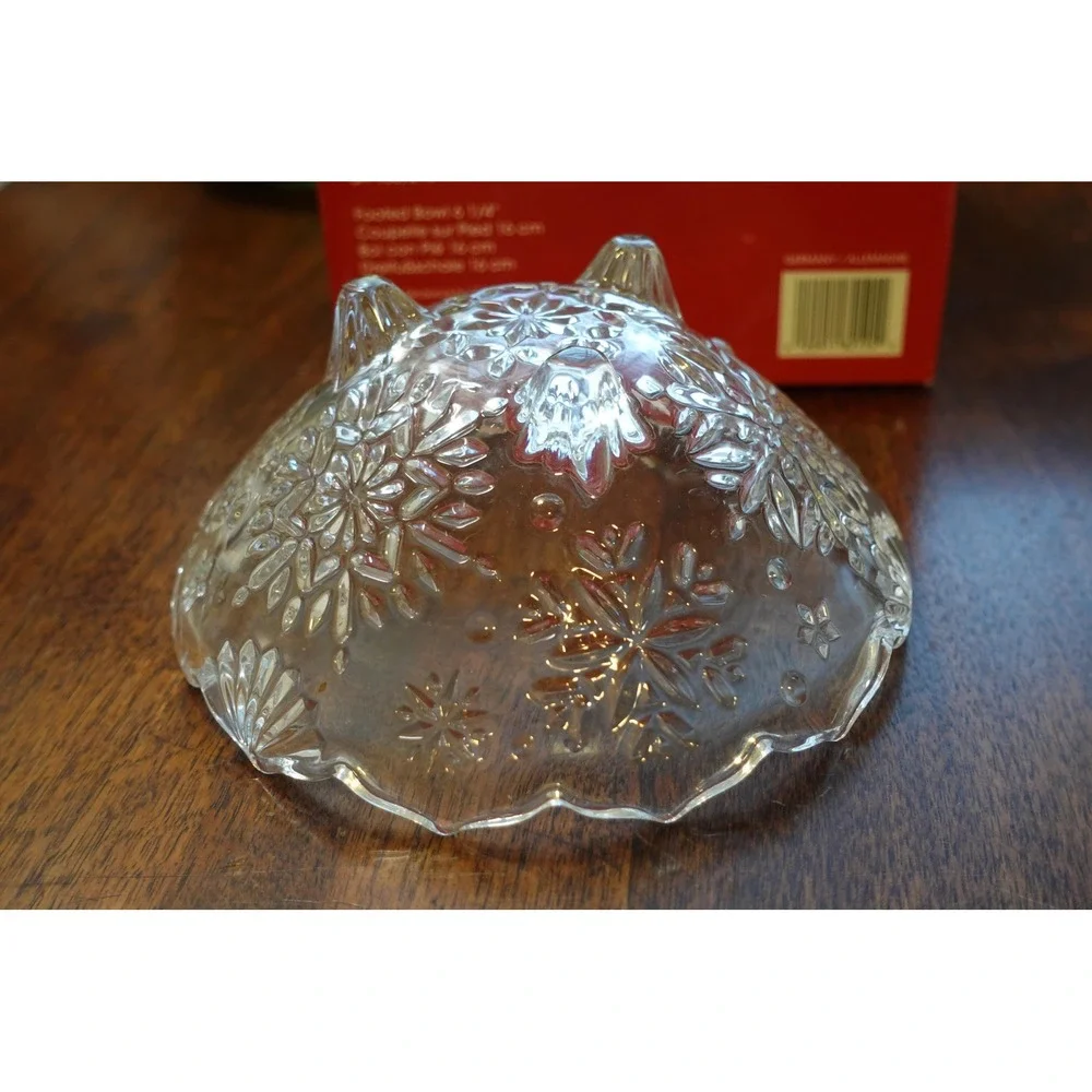 Vintage Mikasa clear‎ glass snowflake footed bowl 6 1/4 inches