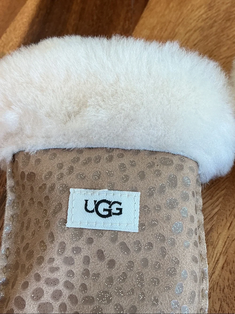 UGG K Sparkle Dot Mitten Chestnut 4-6 yrs