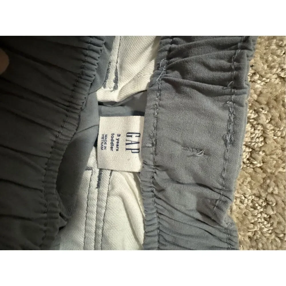 Gap boys 3T hybrid shorts with QuickDry in cool grey. New without tags