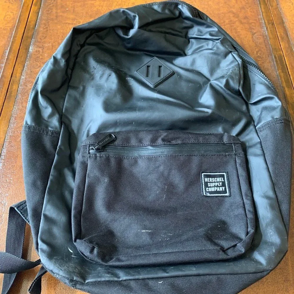 Herschel RUSKIN BACKPACK BEETLE BLACK