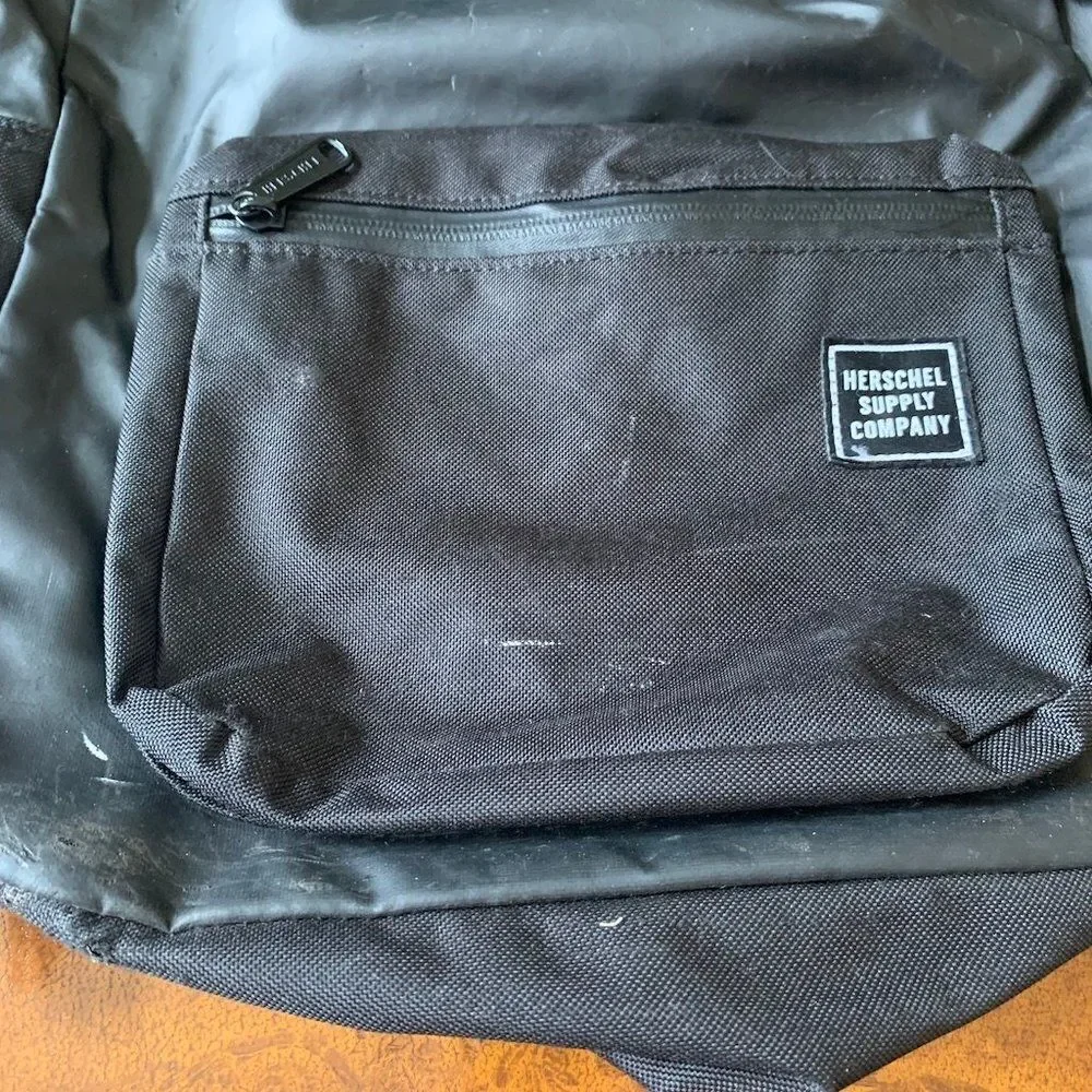 Herschel RUSKIN BACKPACK BEETLE BLACK