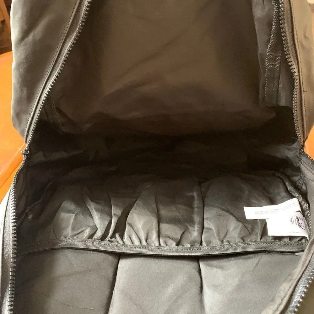 Herschel RUSKIN BACKPACK BEETLE BLACK