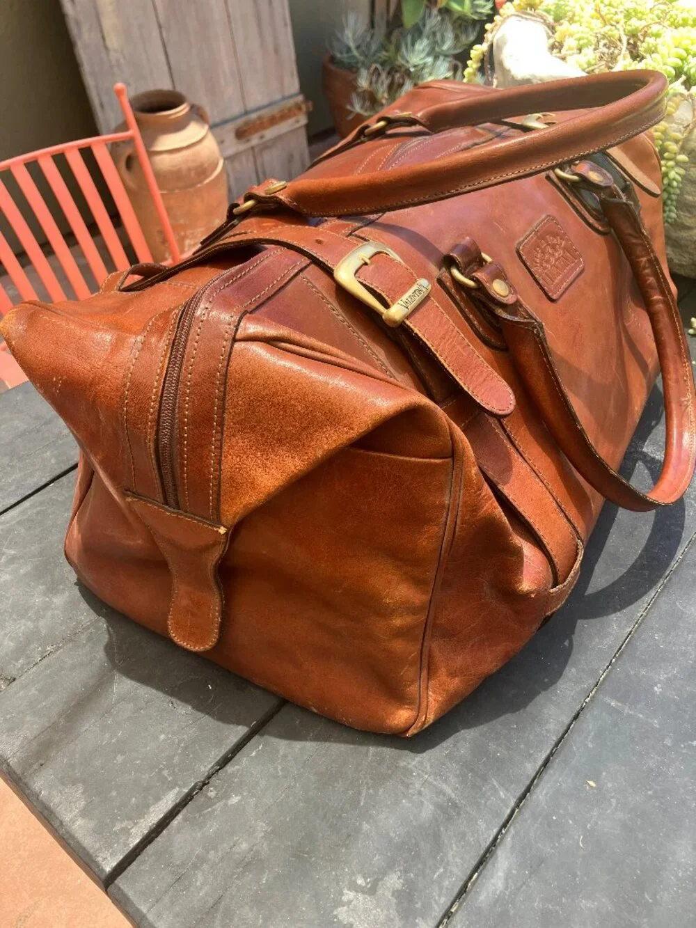 Valentina this leather