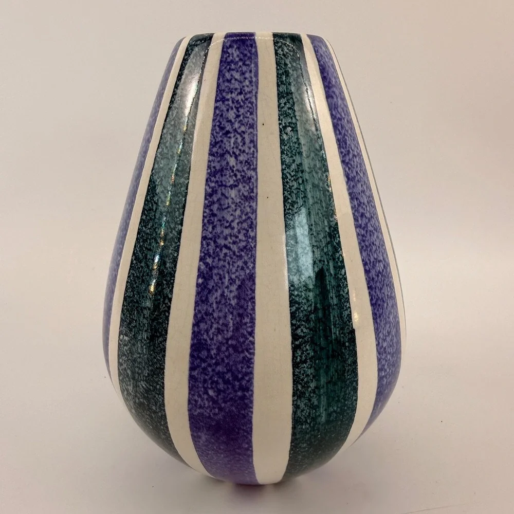 Flora Gouda shoulder vertical ovoid