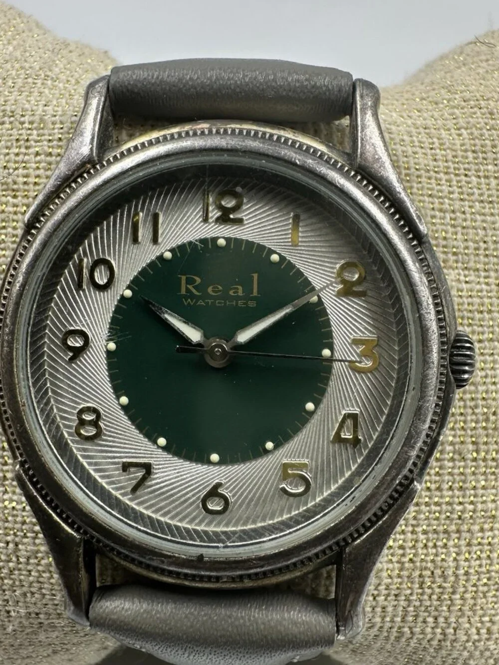 Real Watches Watch Men Silver Tone Green Dial Grey Leather New Battery 9