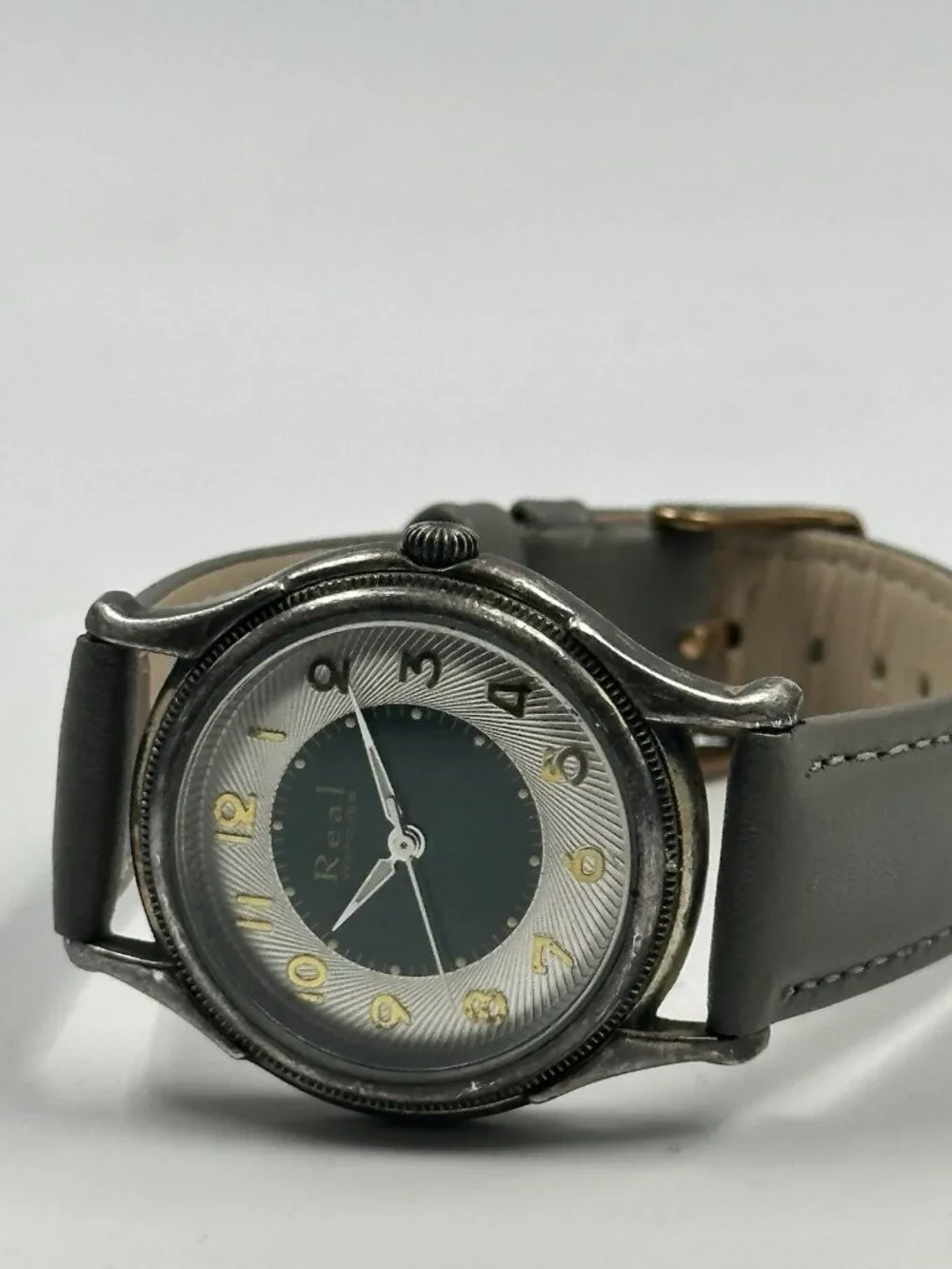Real Watches Watch Men Silver Tone Green Dial Grey Leather New Battery 9
