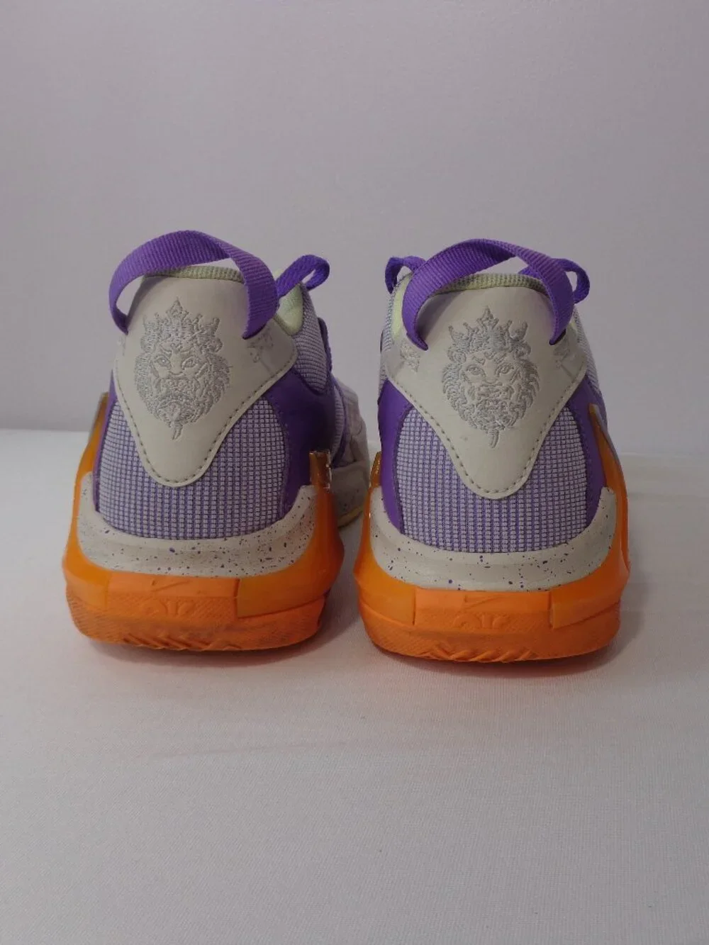 Nike LeBron Witness 7 Basketball Shoes GS Action Grape/Orange Youth Size 6Y