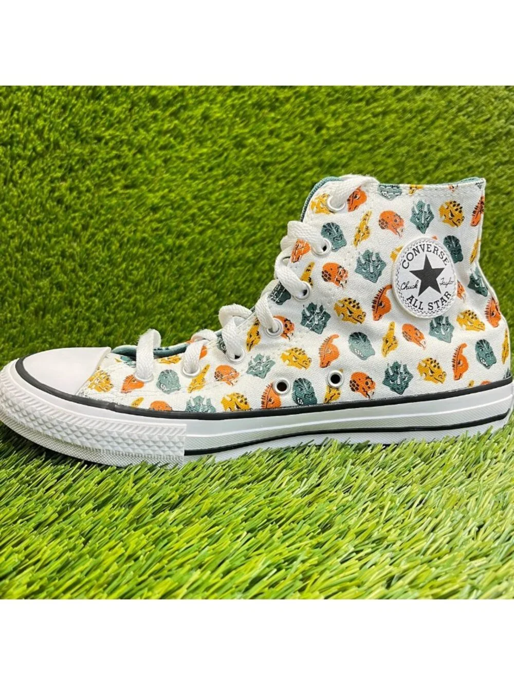 Converse Chuck Taylor All Star High Boys Size 6Y White Athletic Shoes Sneakers