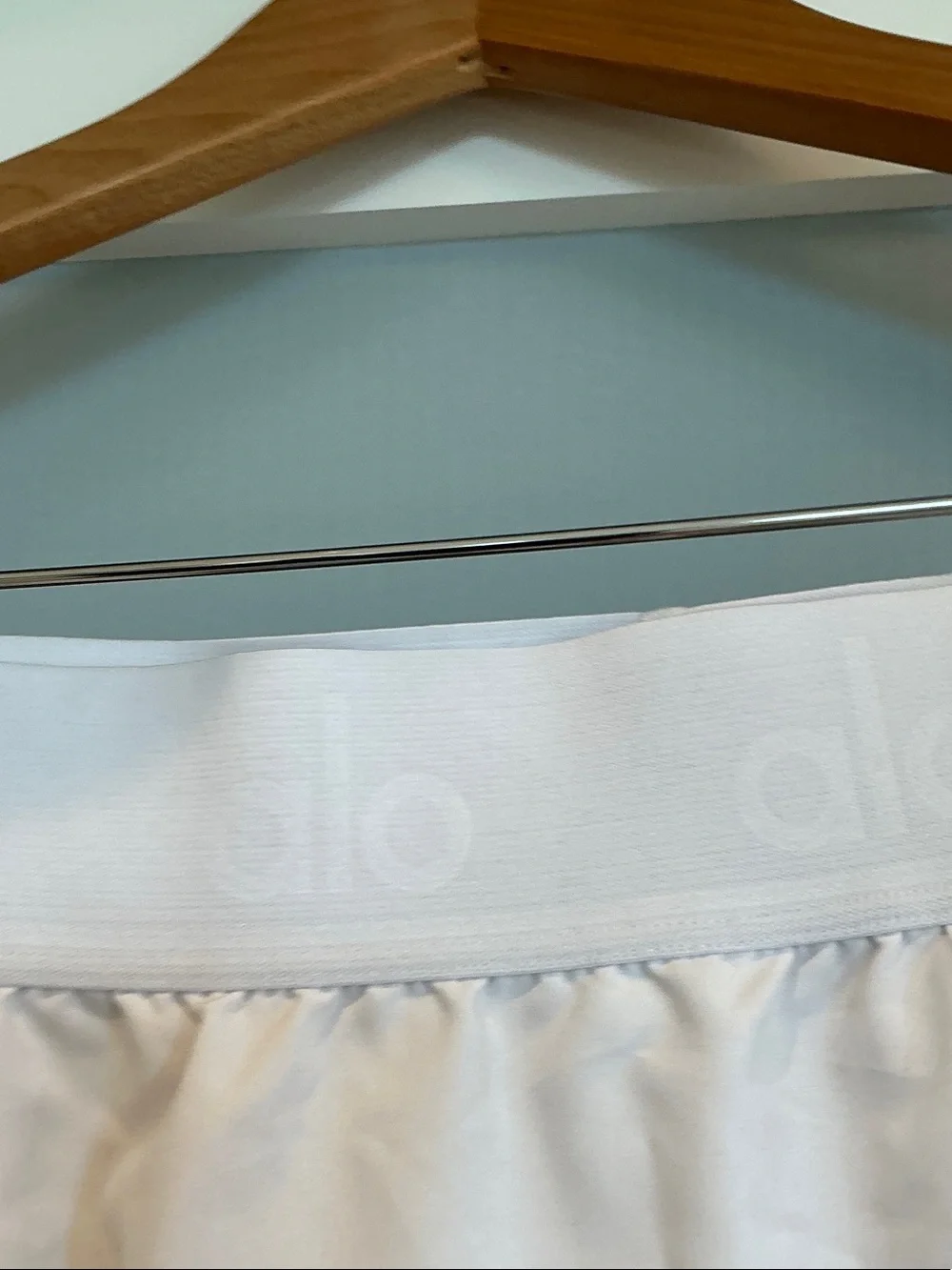 ALO Yoga lightweight white