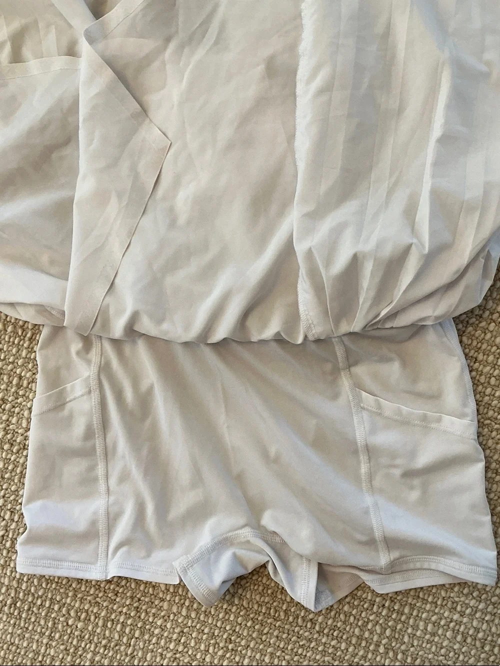ALO Yoga lightweight white