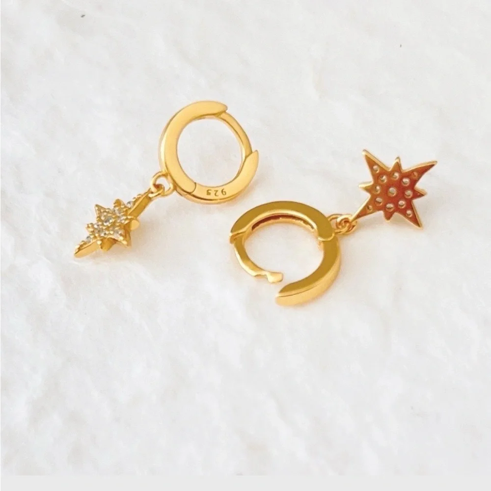 JewelbyEllie material expertly