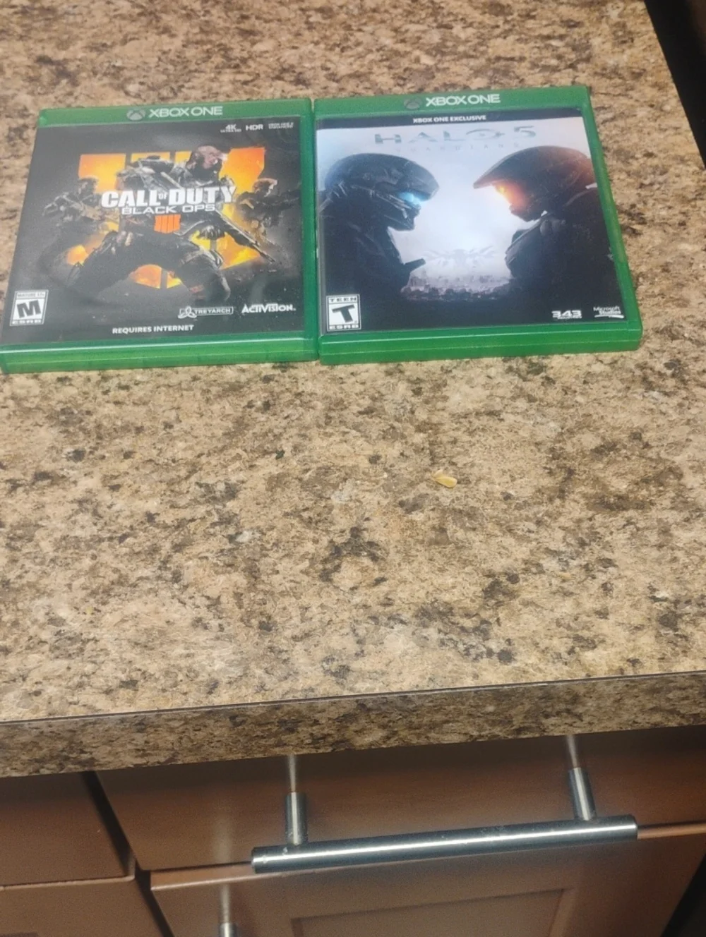 Microsoft Xbox One Call of Duty: Black Ops III & Halo 5 Guardians