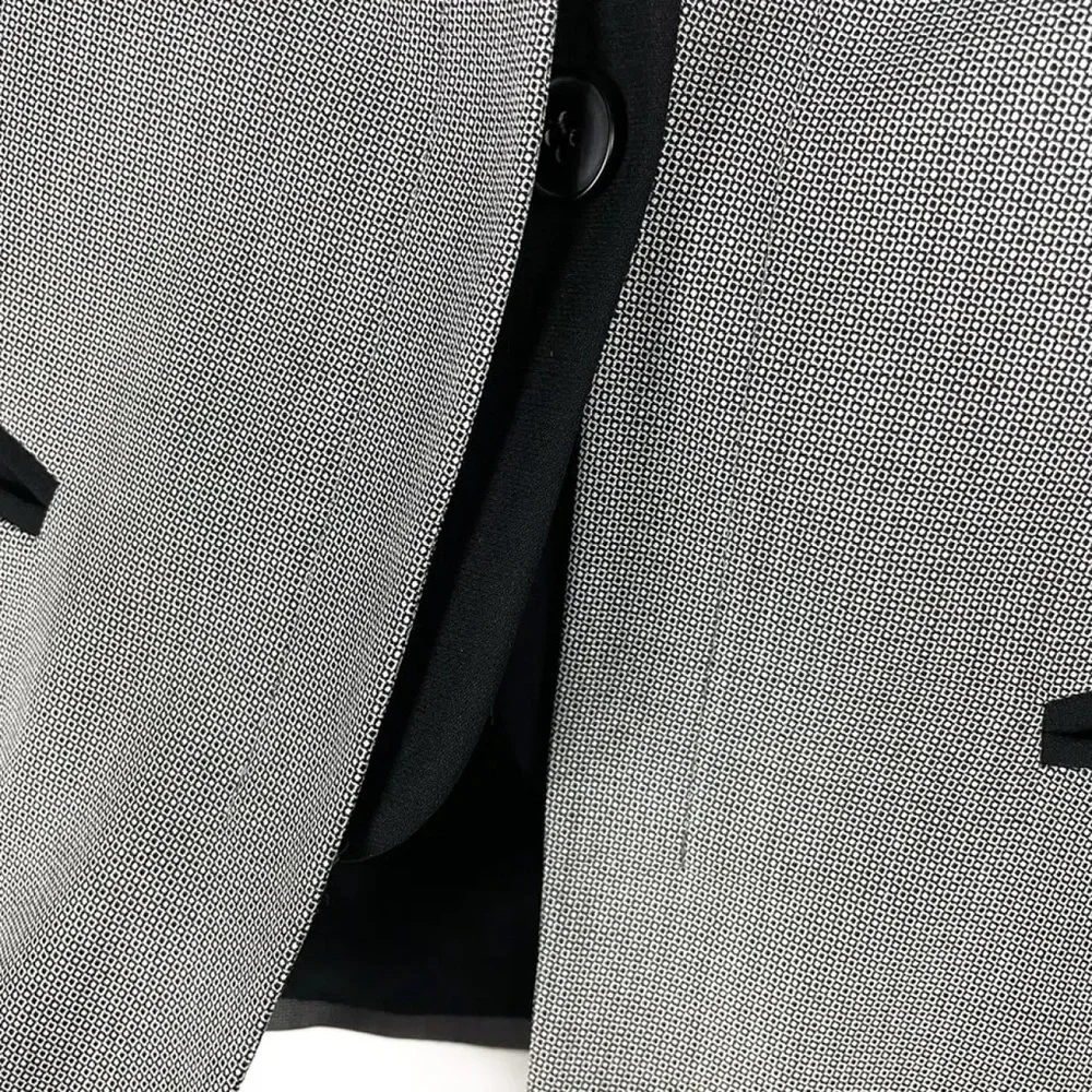 Lafayette 148 New York polished timeless