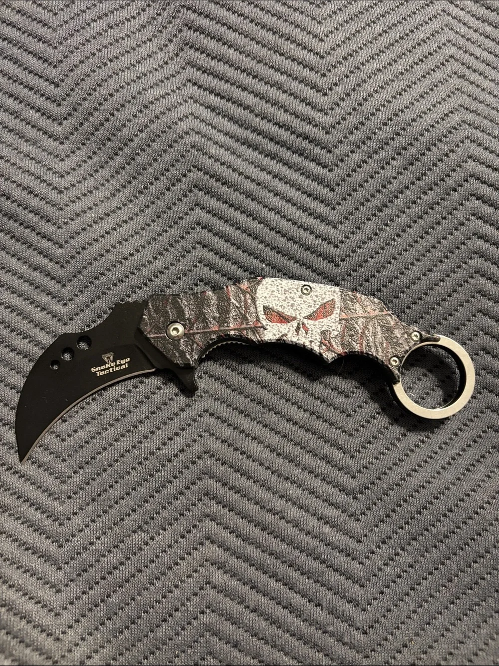 Skull-Accent Karambit Key Ring Folding Knife - Black and Red
