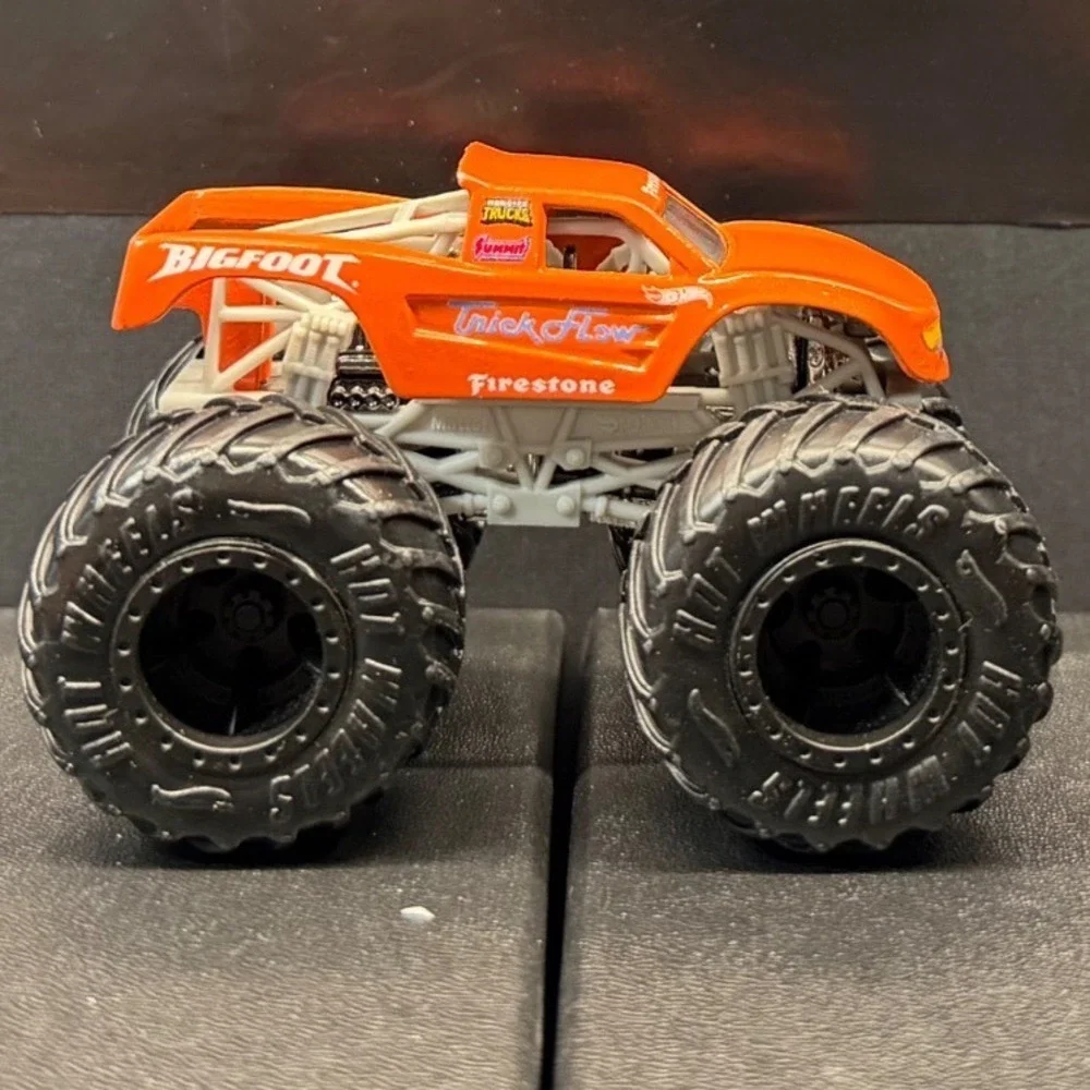 Hot Wheels Monster Jam Bigfoot mutil pack exclusive 