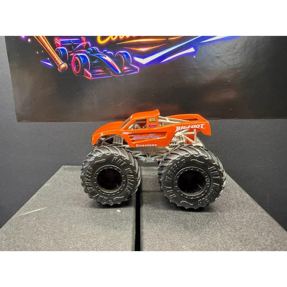 Hot Wheels Monster Jam Bigfoot mutil pack exclusive 