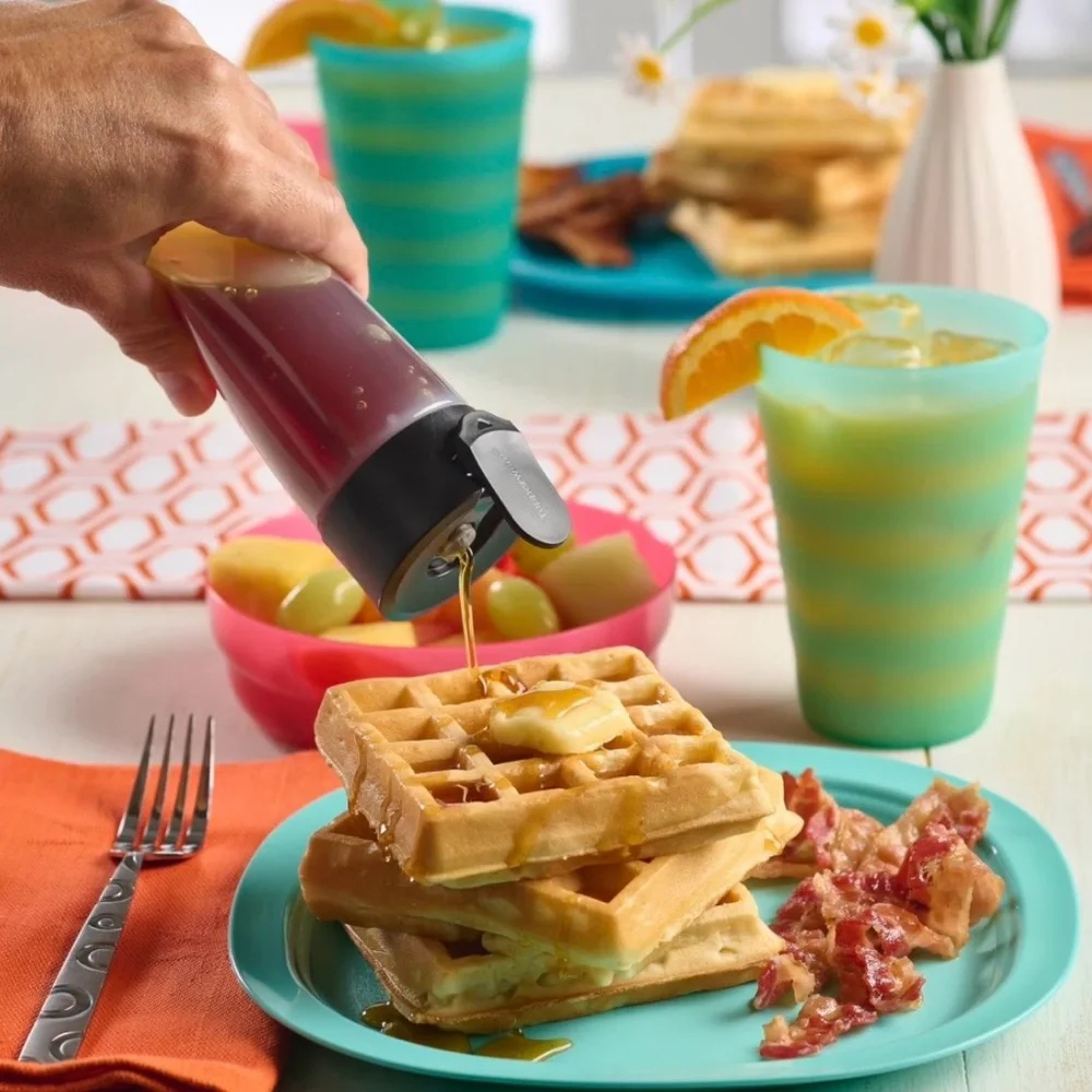 Set of 2 Tupperware Squeeze It Bottles