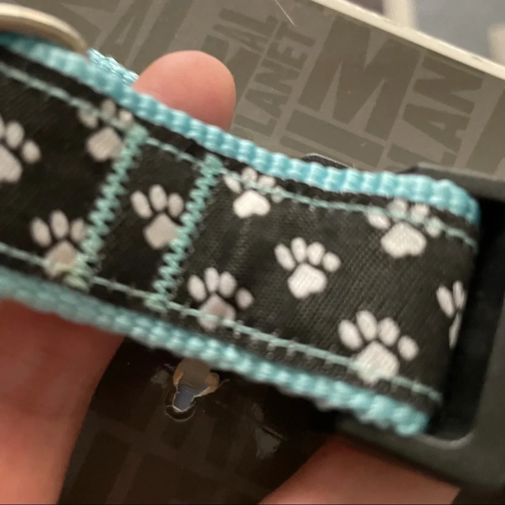 animal planet buckle closure