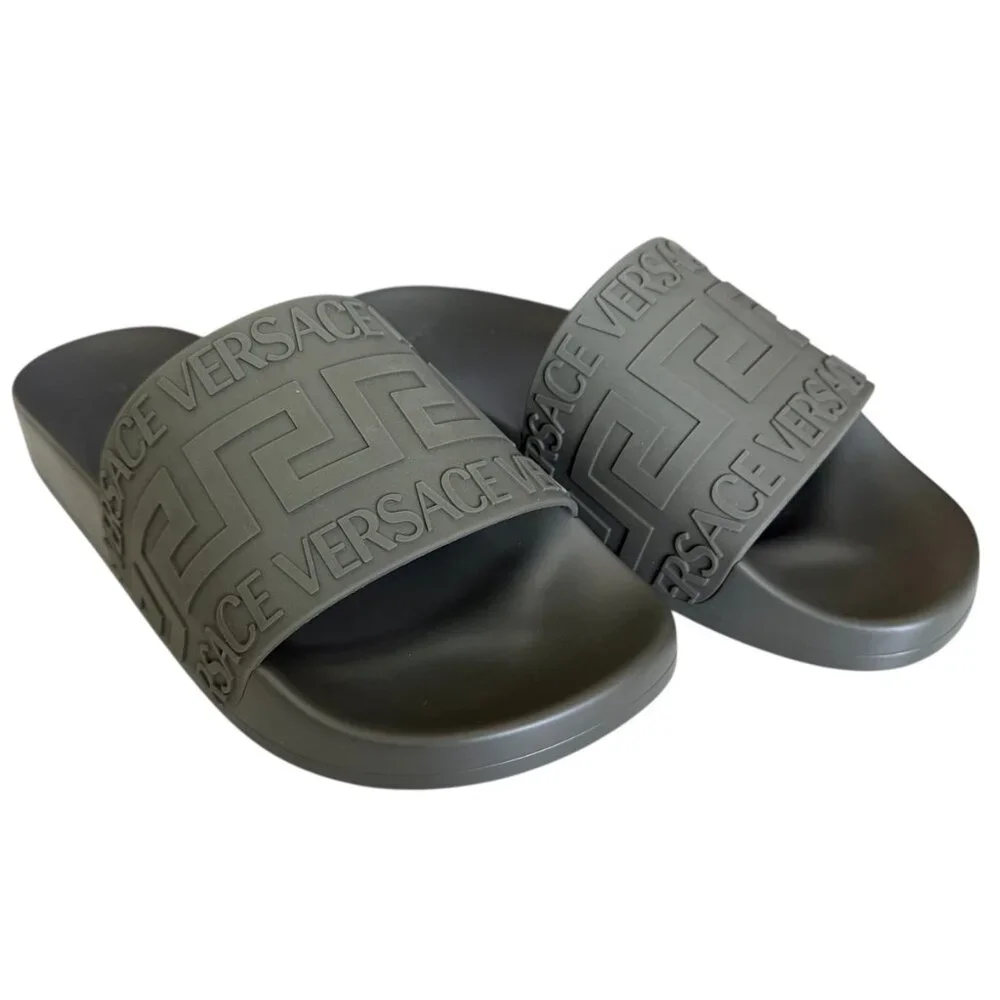 Versace 1006272 Men's Rubber Greca Gomma Pool Slide, sizes 41