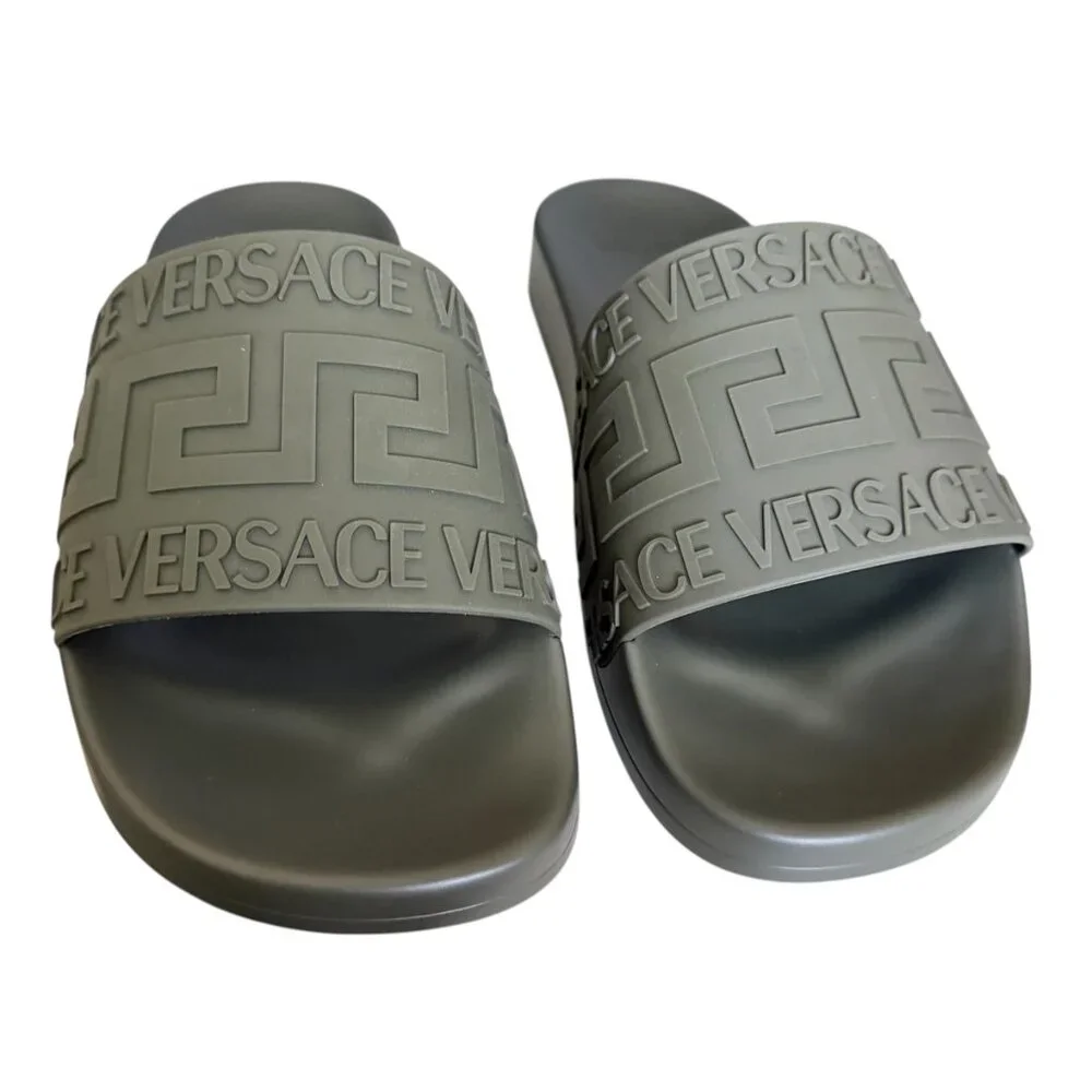 Versace 1006272 Men's Rubber Greca Gomma Pool Slide, sizes 41