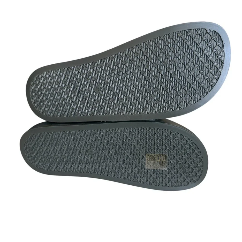 Versace 1006272 Men's Rubber Greca Gomma Pool Slide, sizes 41