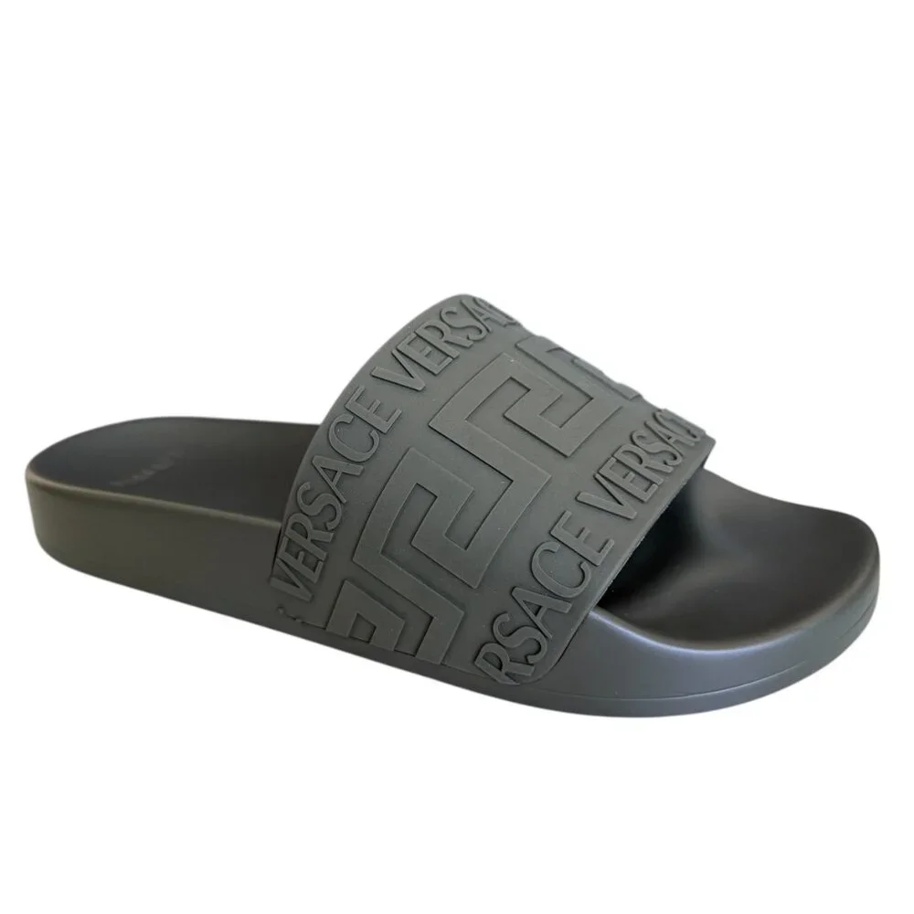 Versace 1006272 Men's Rubber Greca Gomma Pool Slide, sizes 41