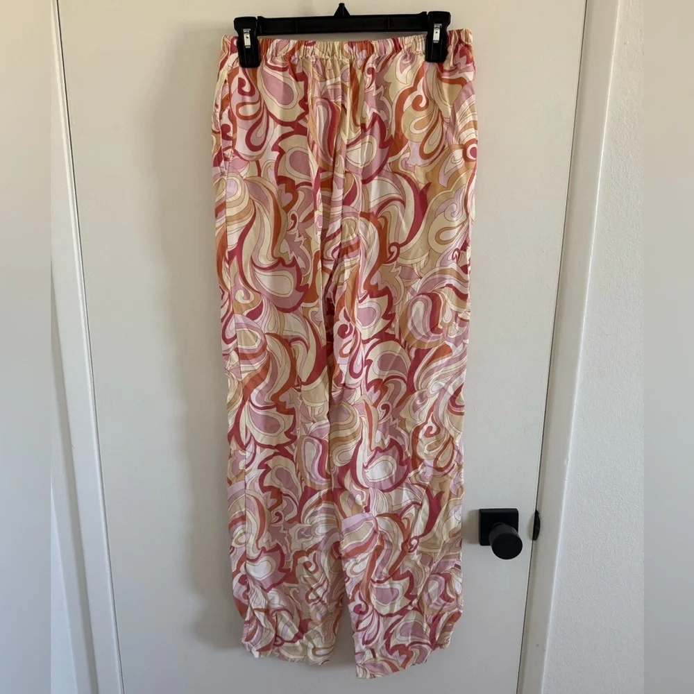 Rhythm. chic swirl