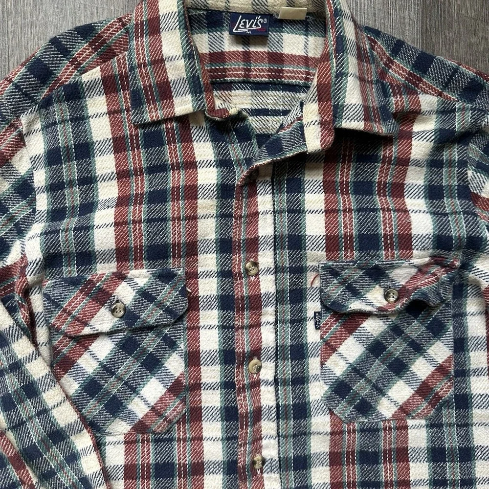 Vintage 80s Levis Flannel Shirt Men's (M) 100% Cotton Plaid Western Style Pocket