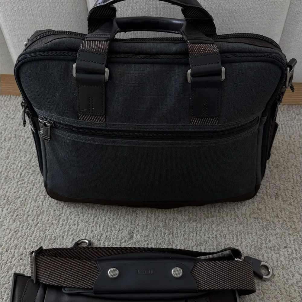 Tumi elegant briefcase
