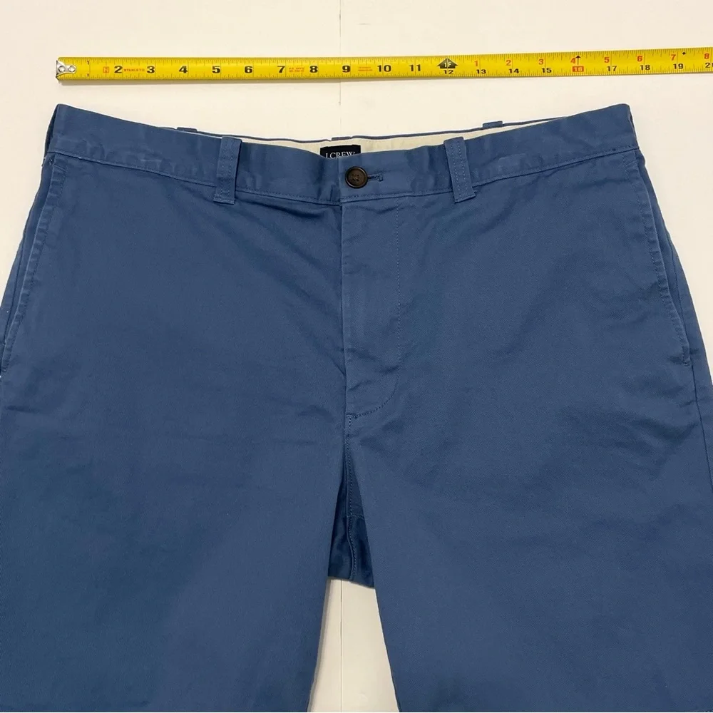 J. Crew Men's Classic Flat-Front Blue Chino Shorts Size 35