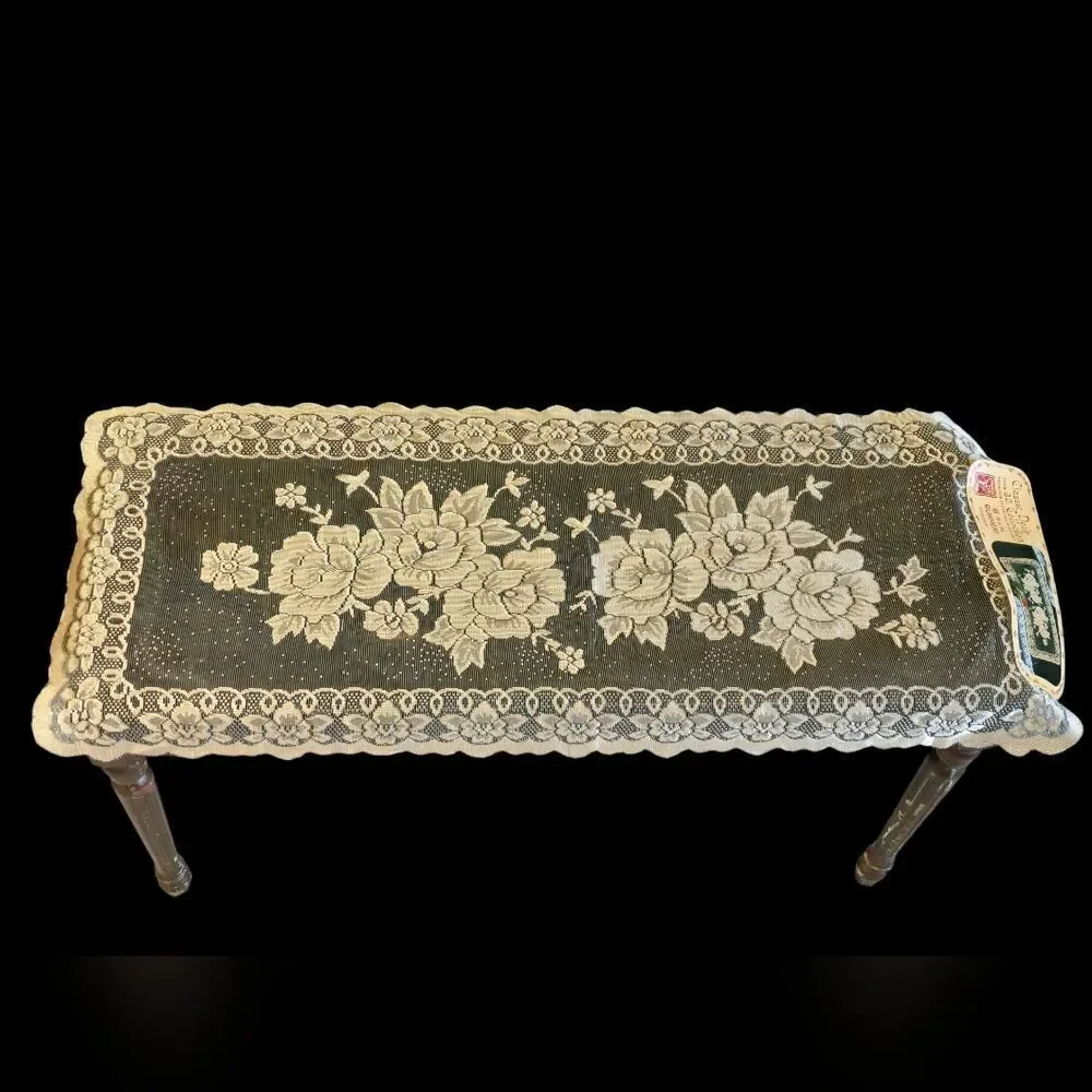 NWT Vintage lace doily runner