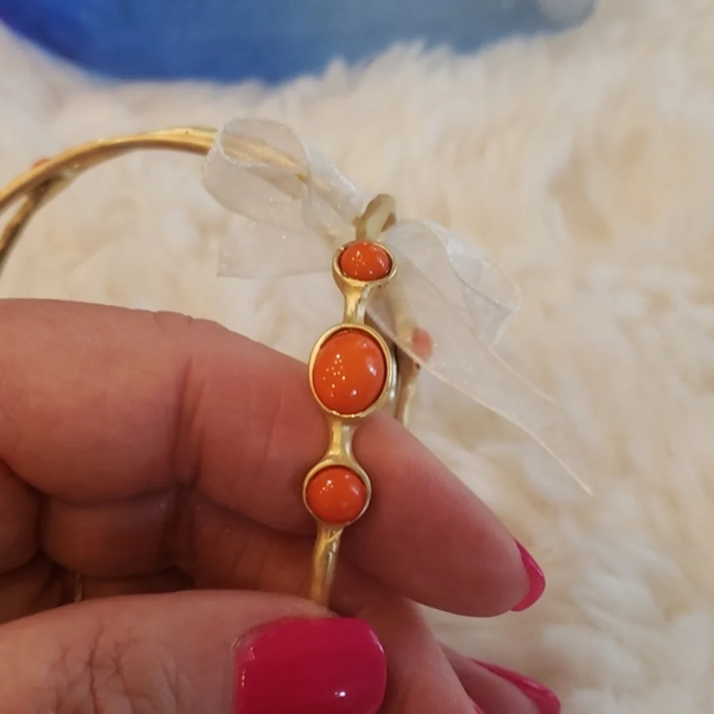 ❤‎ NWT Set 3 Row Bracelets Set Coral Stones Orange Gold metal Bracelets