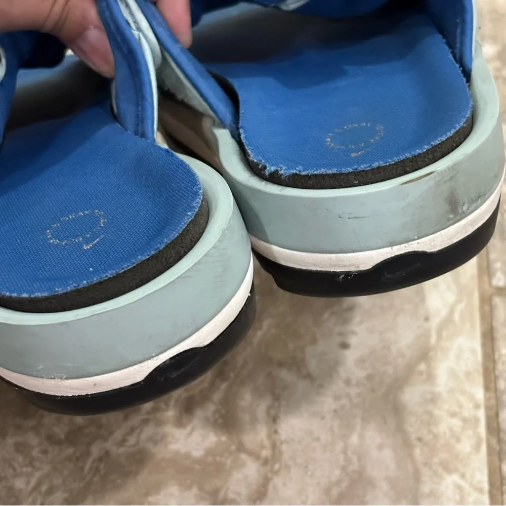 Nike padded it airy