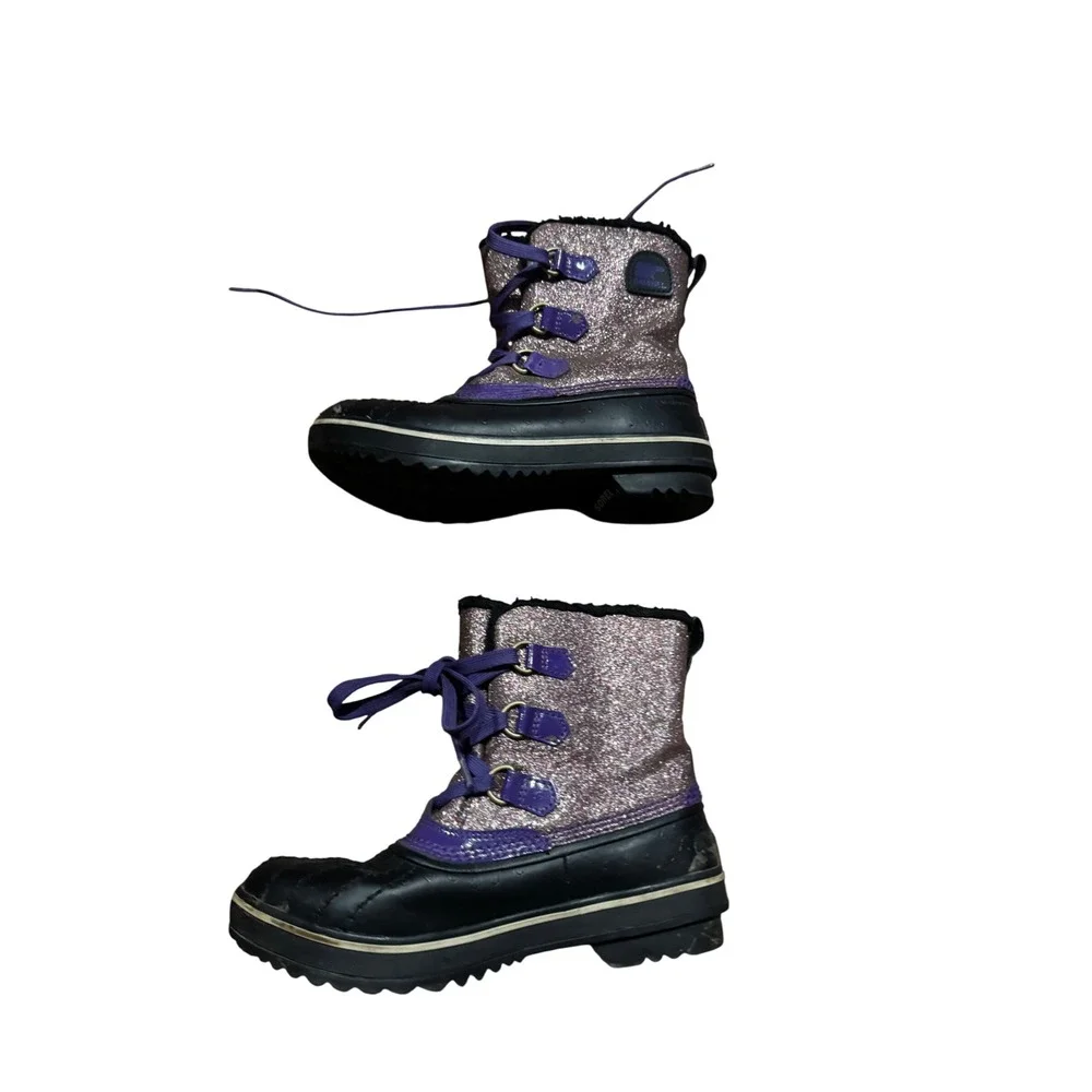 Sorel snow fall accents