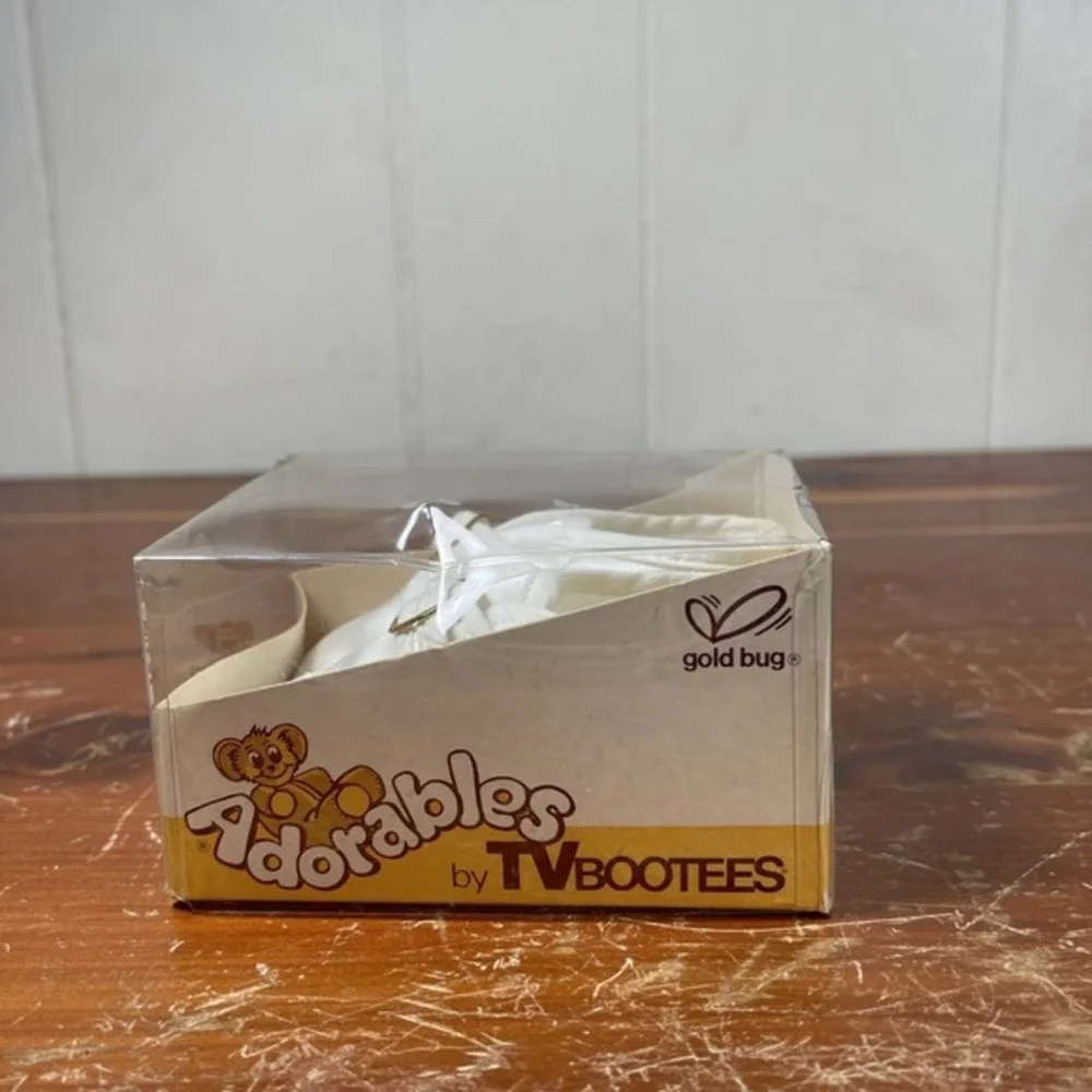 Vintage Gold Bug Adorables TV Bootees White Satin Infant Baby Shoes NIB‎